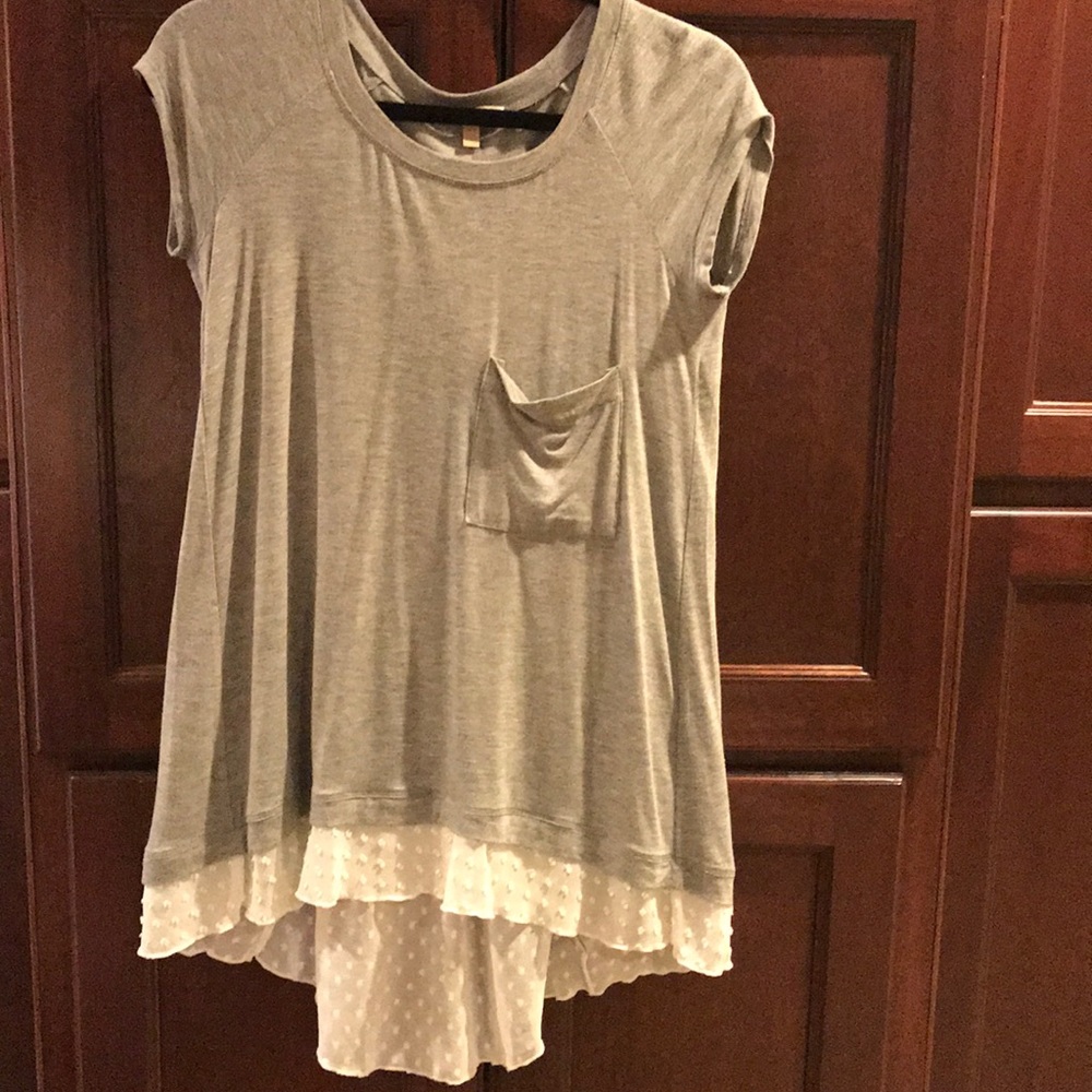 ANTROPOLOGY GRAY T-SHIRT WITH SWISS DOT FABRIC IN BACK - Picture 2 of 7